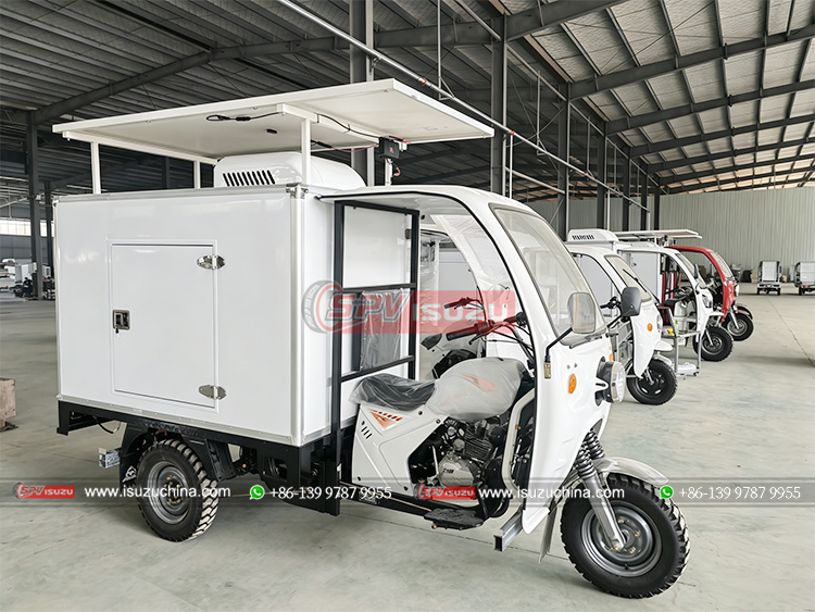 1 Ton Refrigerator Tricycle in Workshop